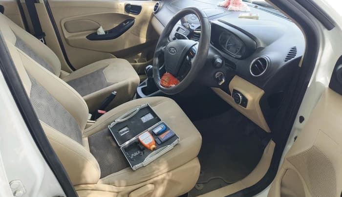 2018 Ford Figo Aspire TITANIUM 1.2 PETROL, CNG, Manual, 1,10,088 km, interior