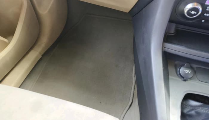 2018 Ford Figo Aspire TITANIUM 1.2 PETROL, CNG, Manual, 1,10,088 km, interior