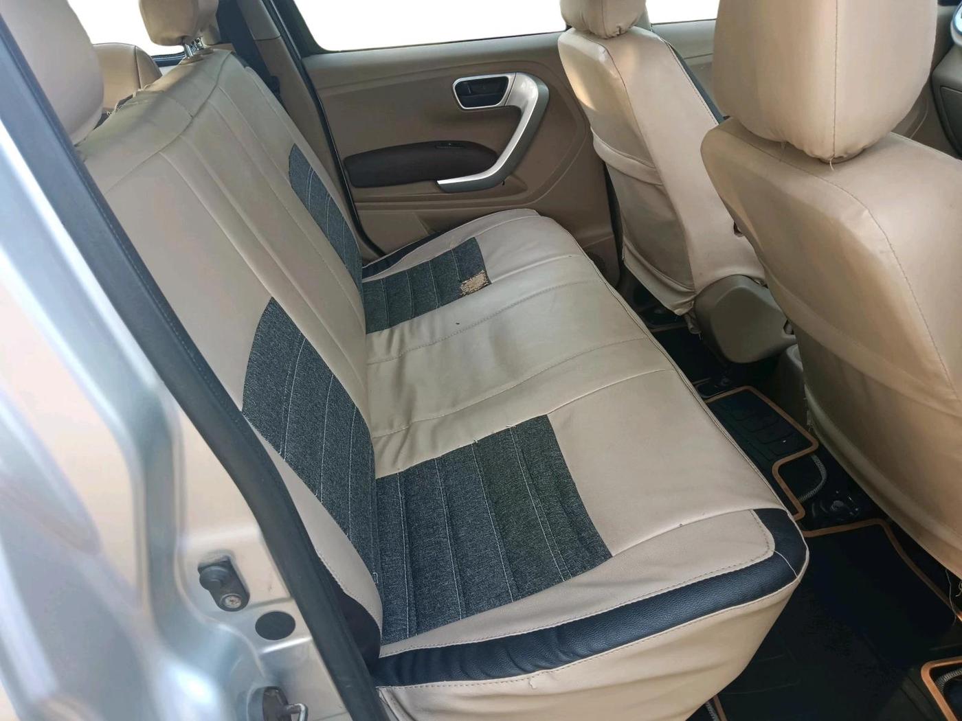 2016 Mahindra TUV300 T8, Diesel, Manual, 1,19,603 km, interior