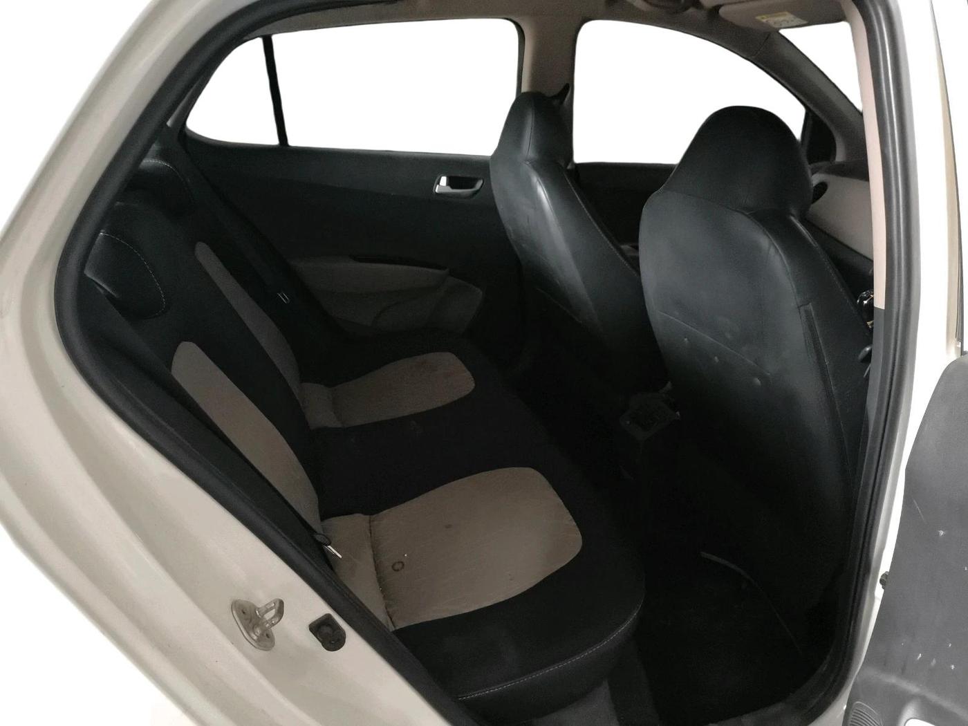 2014 Hyundai Grand i10 ASTA 1.1 CRDI, Diesel, Manual, 1,18,987 km, interior