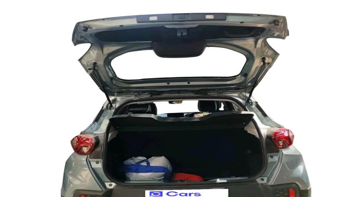 2025 Tata PUNCH Creative Plus AMT, Petrol, Automatic, 2,810 km, exterior