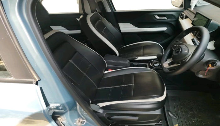 2025 Tata PUNCH Creative Plus AMT, Petrol, Automatic, 2,810 km, interior