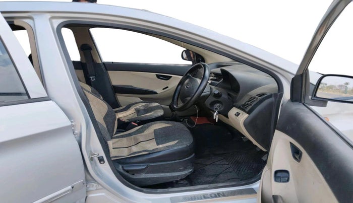 2014 Hyundai Eon ERA +, CNG, Manual, 1,06,214 km, interior