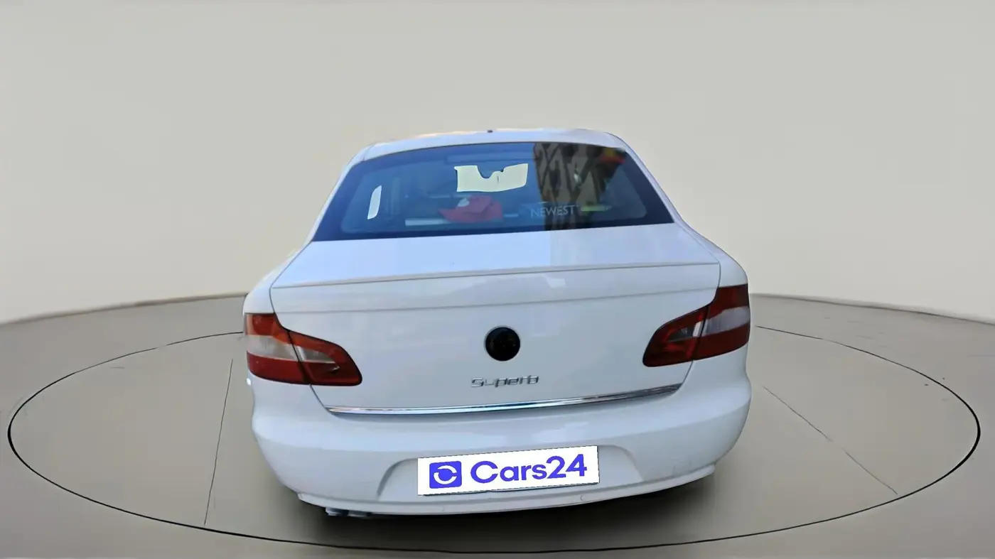 2011 Skoda Superb ELEGANCE 1.8 TSI MT, Petrol, Manual, 1,04,834 km, exterior