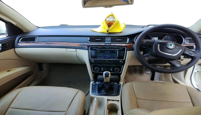 2011 Skoda Superb ELEGANCE 1.8 TSI MT, Petrol, Manual, 1,04,834 km, interior