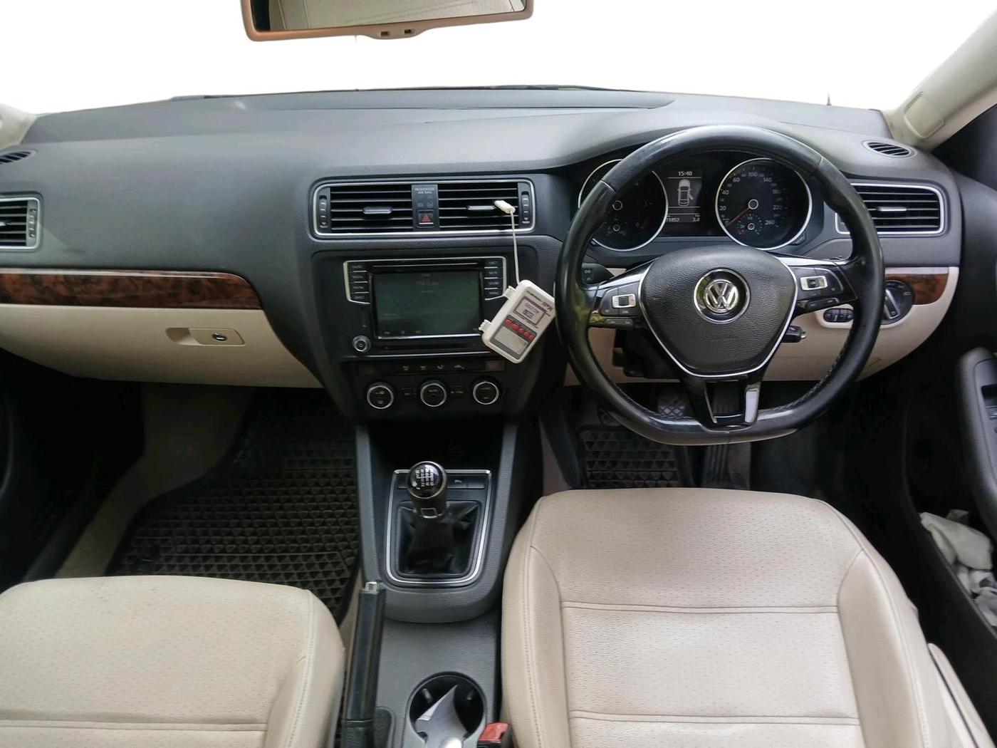 2015 Volkswagen Jetta COMFORTLINE TDI, Diesel, Manual, 71,052 km, interior