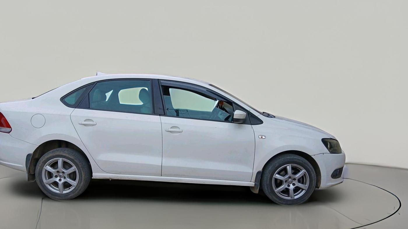 2014 Volkswagen Vento HIGHLINE DIESEL 1.6, Diesel, Manual, 74,525 km, exterior