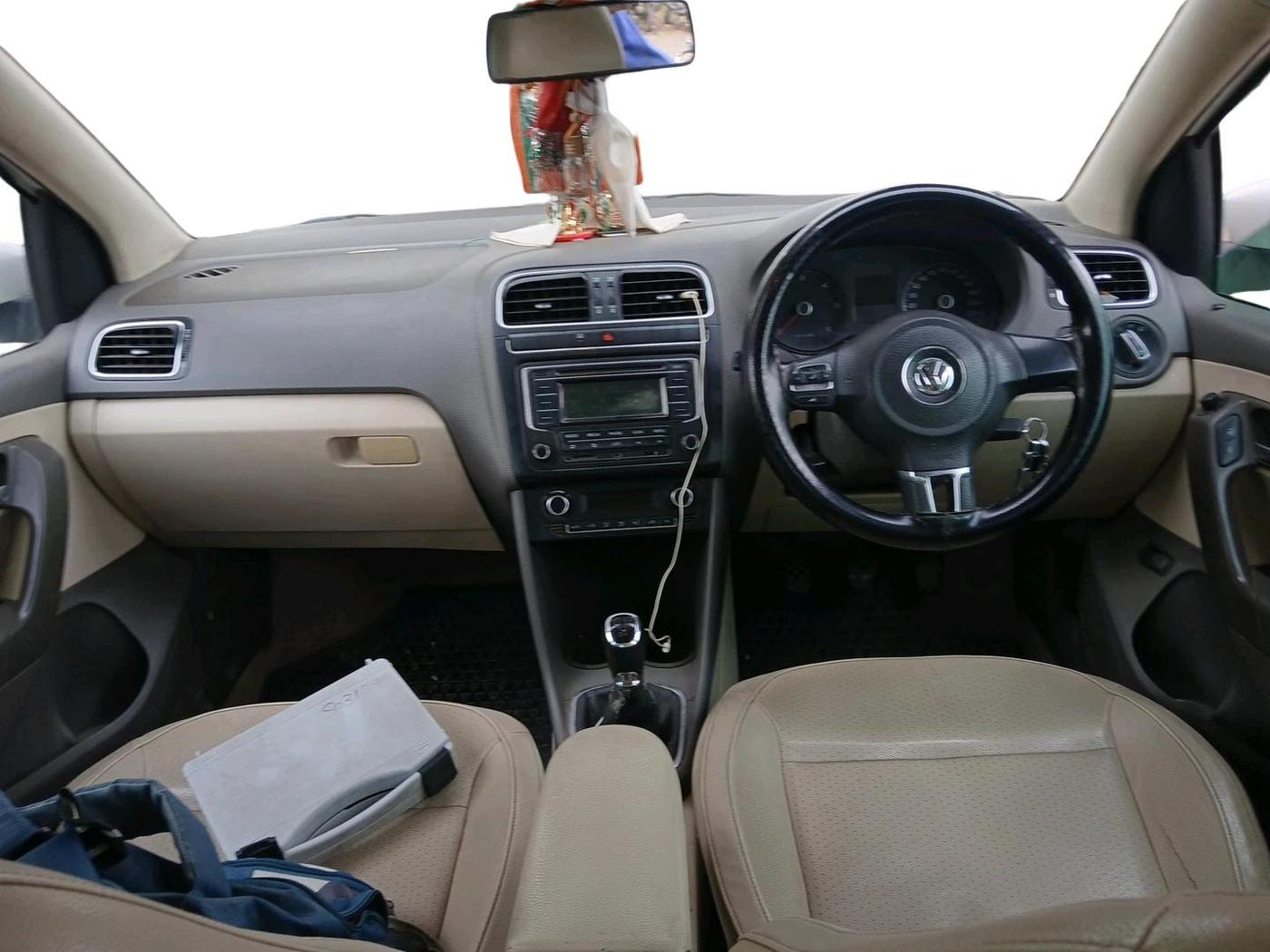 2014 Volkswagen Vento HIGHLINE DIESEL 1.6, Diesel, Manual, 74,525 km, interior