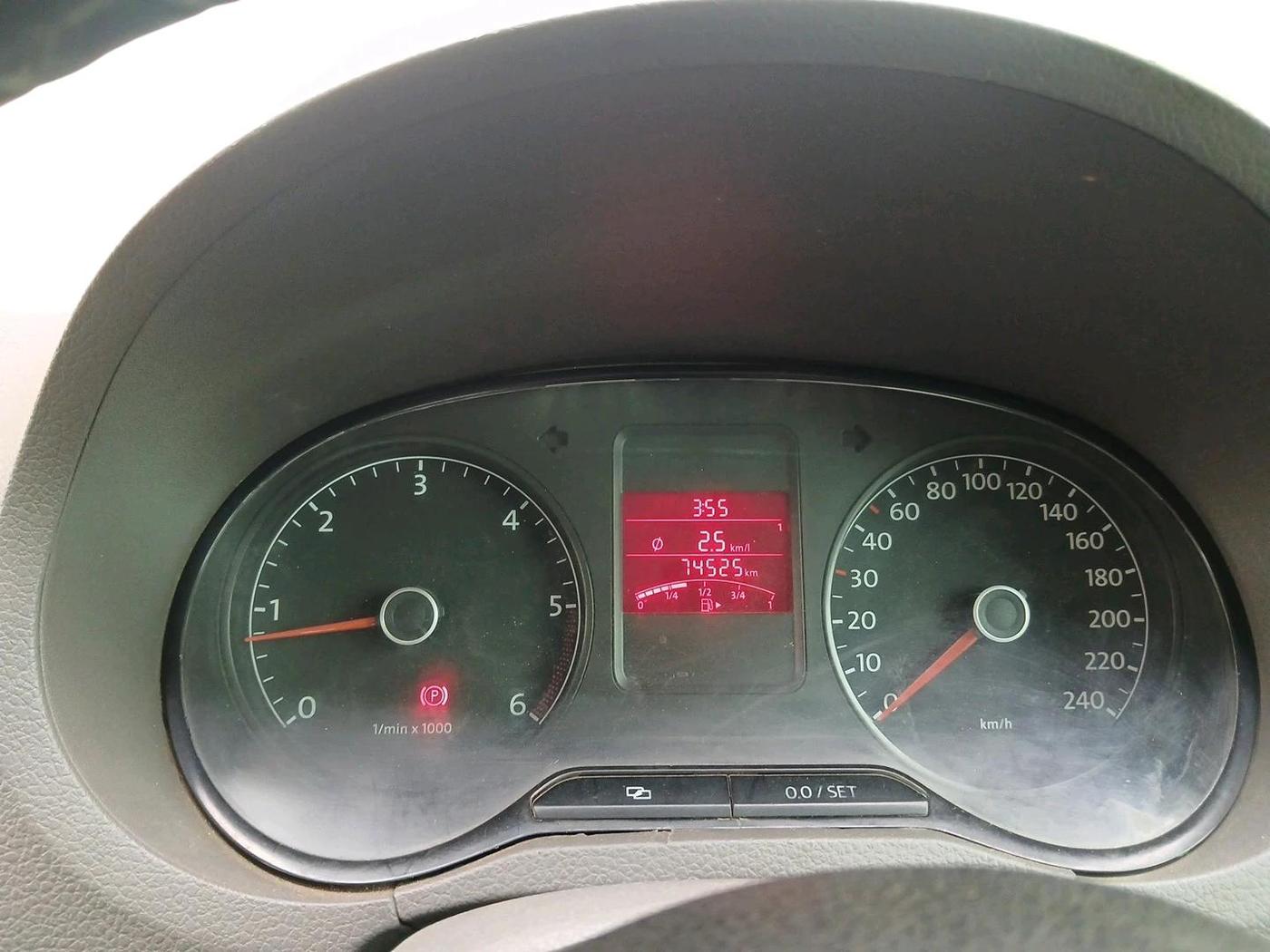 2014 Volkswagen Vento HIGHLINE DIESEL 1.6, Diesel, Manual, 74,525 km, interior