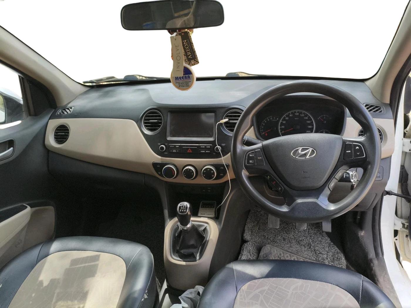 2018 Hyundai Grand i10 SPORTZ 1.2 KAPPA VTVT, Petrol, Manual, 1,59,632 km, interior