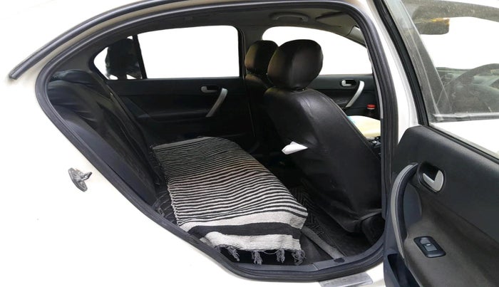 2011 Ford Fiesta Classic LXI 1.4 DIESEL, Diesel, Manual, 1,05,623 km, interior