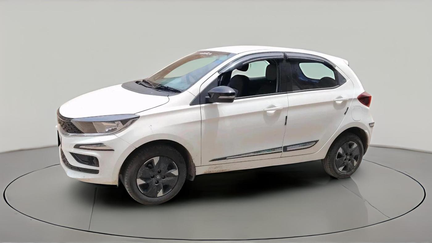 2026 Tata Tiago XTA CNG , CNG, Automatic, 5,379 km, exterior