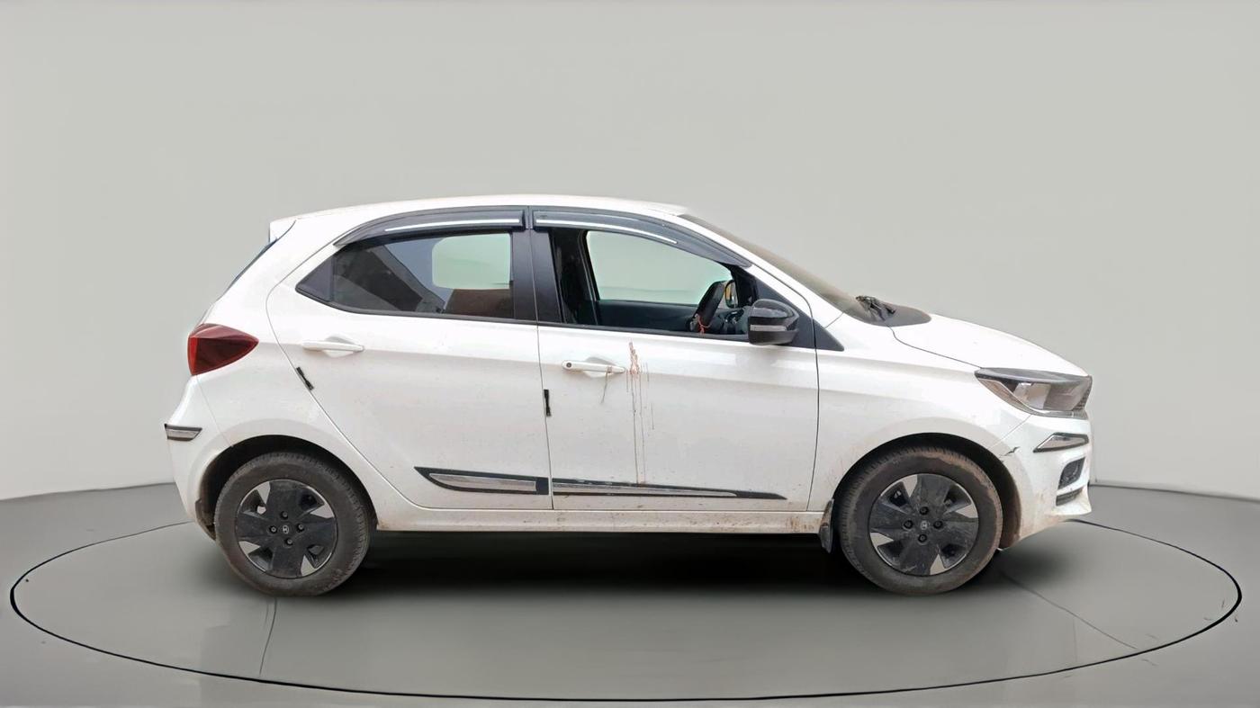 2026 Tata Tiago XTA CNG , CNG, Automatic, 5,379 km, exterior