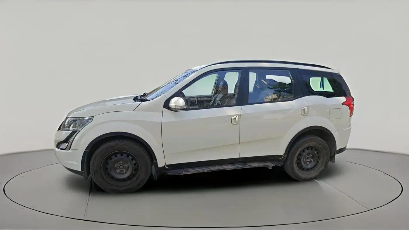 2021 Mahindra XUV500 W7, Diesel, Manual, 1,05,379 km, exterior
