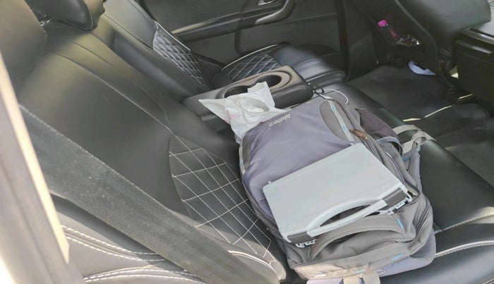 2021 Mahindra XUV500 W7, Diesel, Manual, 1,05,379 km, interior