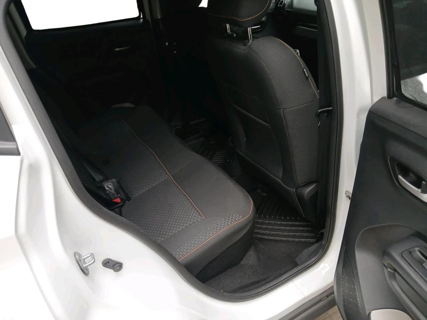 2025 CITROEN C3 Shine 1.2 Turbo AT, Petrol, Automatic, 6,975 km, interior