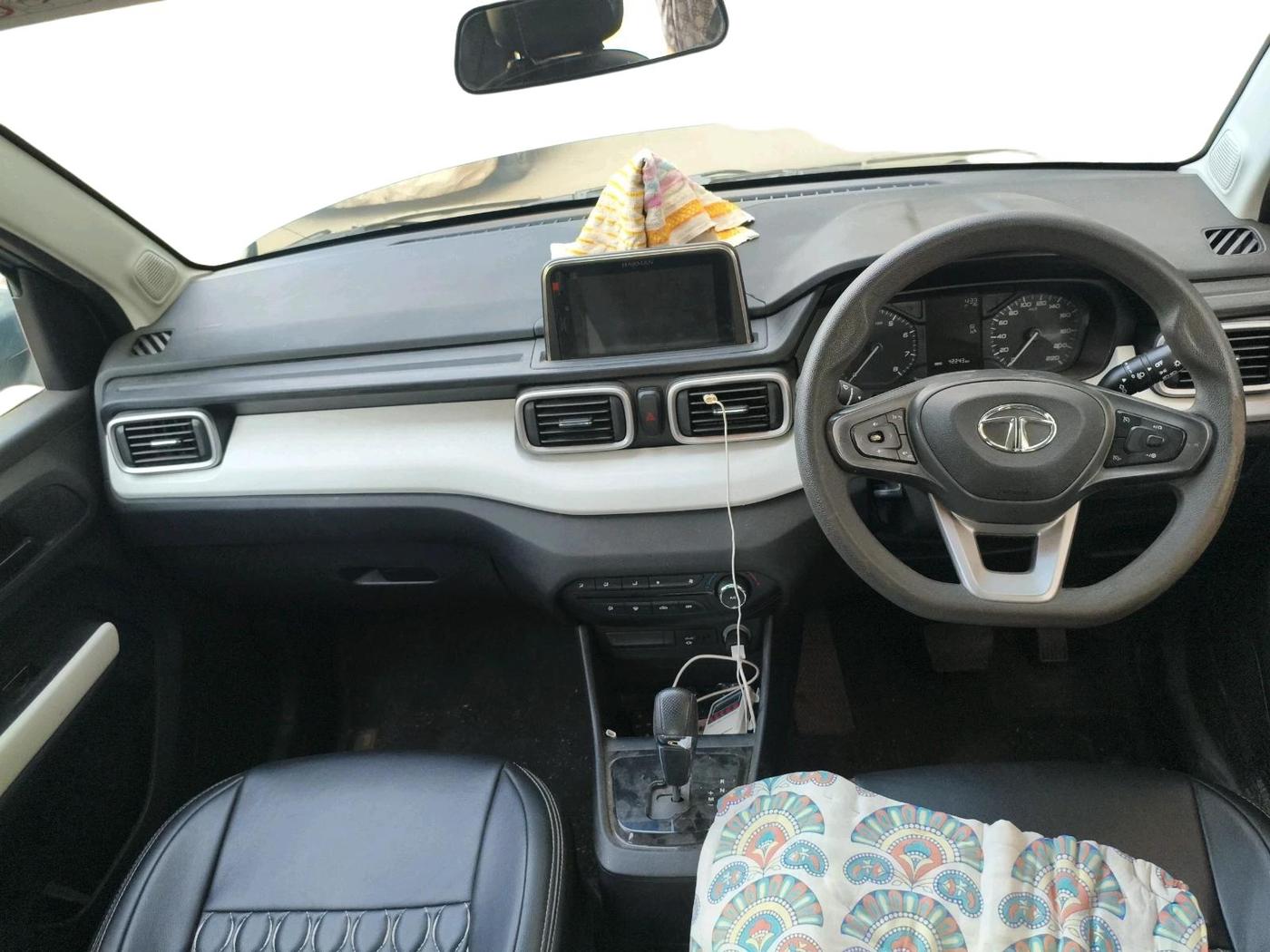 2022 Tata PUNCH ACCOMPLISHED AMT, Petrol, Automatic, 42,243 km, interior