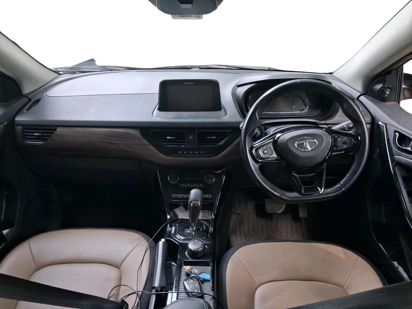 2022 Tata NEXON XZA PLUS (PREMIUM) KAZIRANGA PETROL, Petrol, Automatic, 33,670 km, interior