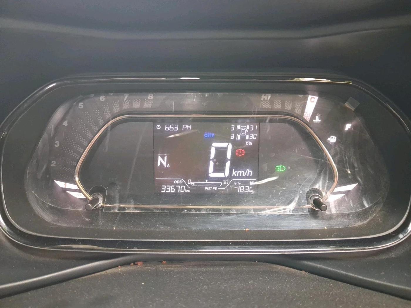 2022 Tata NEXON XZA PLUS (PREMIUM) KAZIRANGA PETROL, Petrol, Automatic, 33,670 km, interior