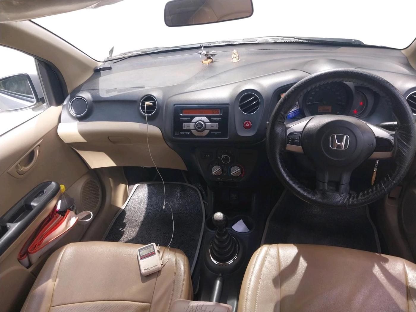 2015 Honda Amaze 1.2L I-VTEC S, Petrol, Manual, 54,000 km, interior