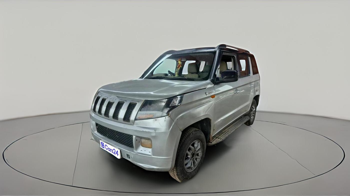 2017 Mahindra TUV300 T10, Diesel, Manual, 1,06,856 km, exterior