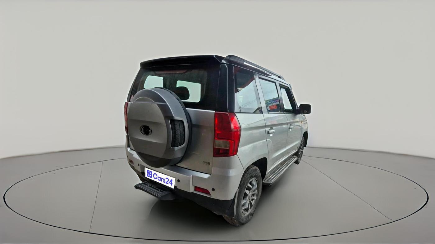2017 Mahindra TUV300 T10, Diesel, Manual, 1,06,856 km, exterior