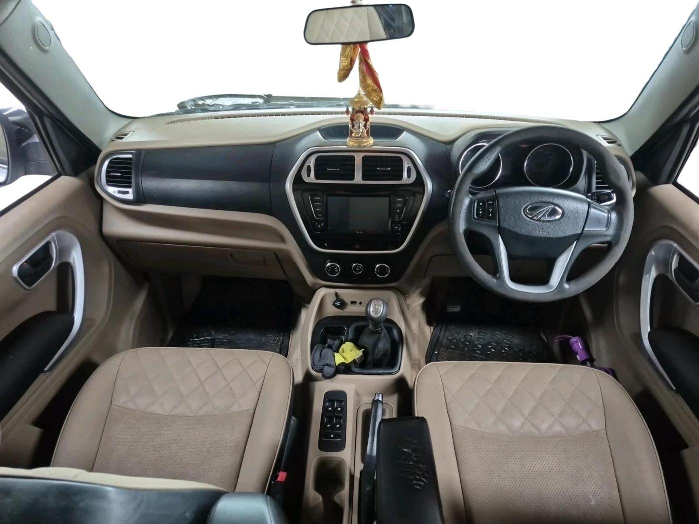 2017 Mahindra TUV300 T10, Diesel, Manual, 1,06,856 km, interior