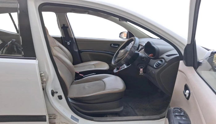 2013 Hyundai i10 MAGNA 1.2, CNG, Manual, 1,50,186 km, interior