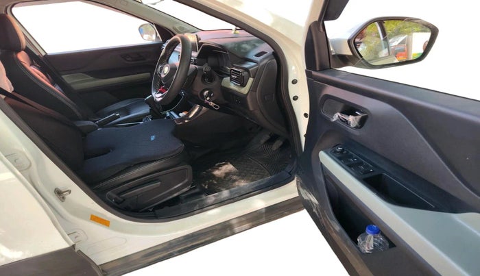 2025 Tata PUNCH Adventure Plus, Petrol, Manual, 9,387 km, interior