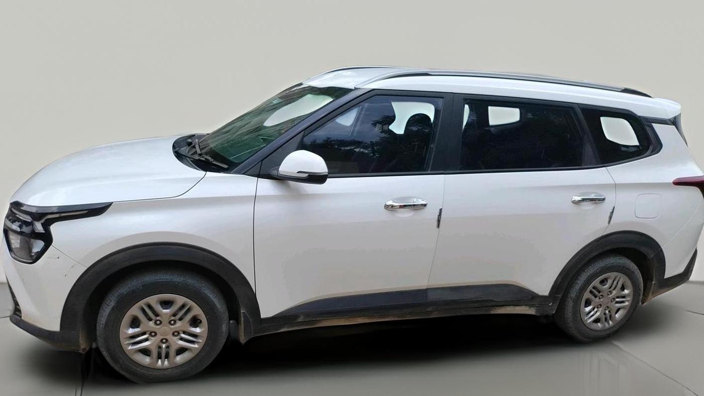 2023 KIA CARENS PRESTIGE 1.5 PETROL 7 STR, CNG, Manual, 1,08,625 km, exterior