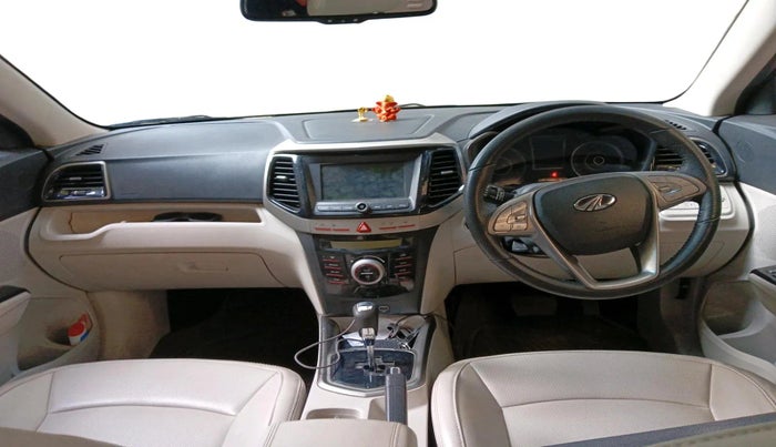 2022 Mahindra XUV300 W8 (O) 1.2 PETROL AMT, Petrol, Automatic, 25,474 km, interior