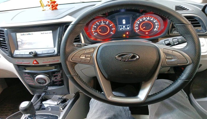 2022 Mahindra XUV300 W8 (O) 1.2 PETROL AMT, Petrol, Automatic, 25,474 km, interior