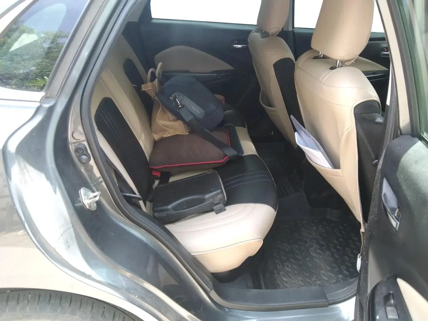 2022 Toyota Glanza V, Petrol, Manual, 37,527 km, interior