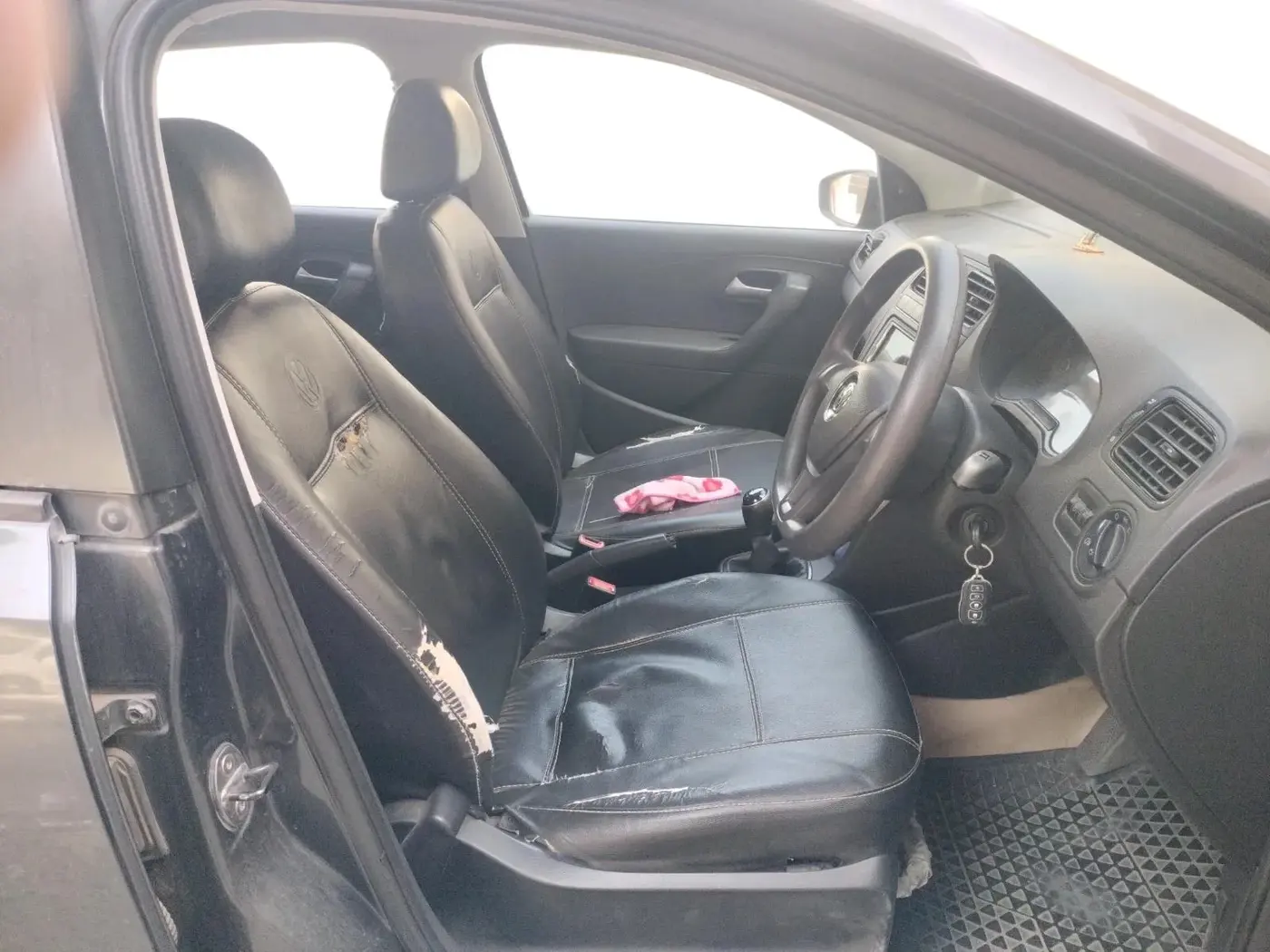 2018 Volkswagen Ameo TRENDLINE 1.0L, Petrol, Manual, 65,971 km, interior