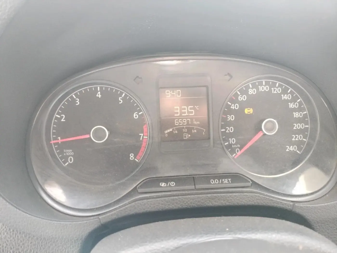 2018 Volkswagen Ameo TRENDLINE 1.0L, Petrol, Manual, 65,971 km, interior