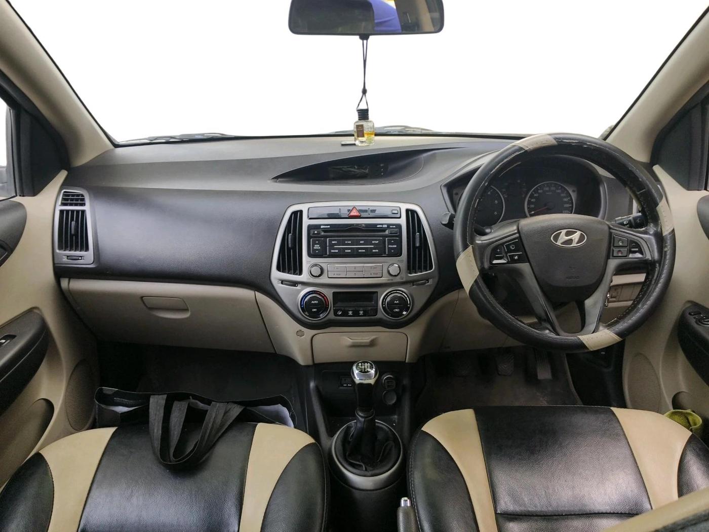 2014 Hyundai i20 SPORTZ 1.4 CRDI, Diesel, Manual, 80,354 km, interior