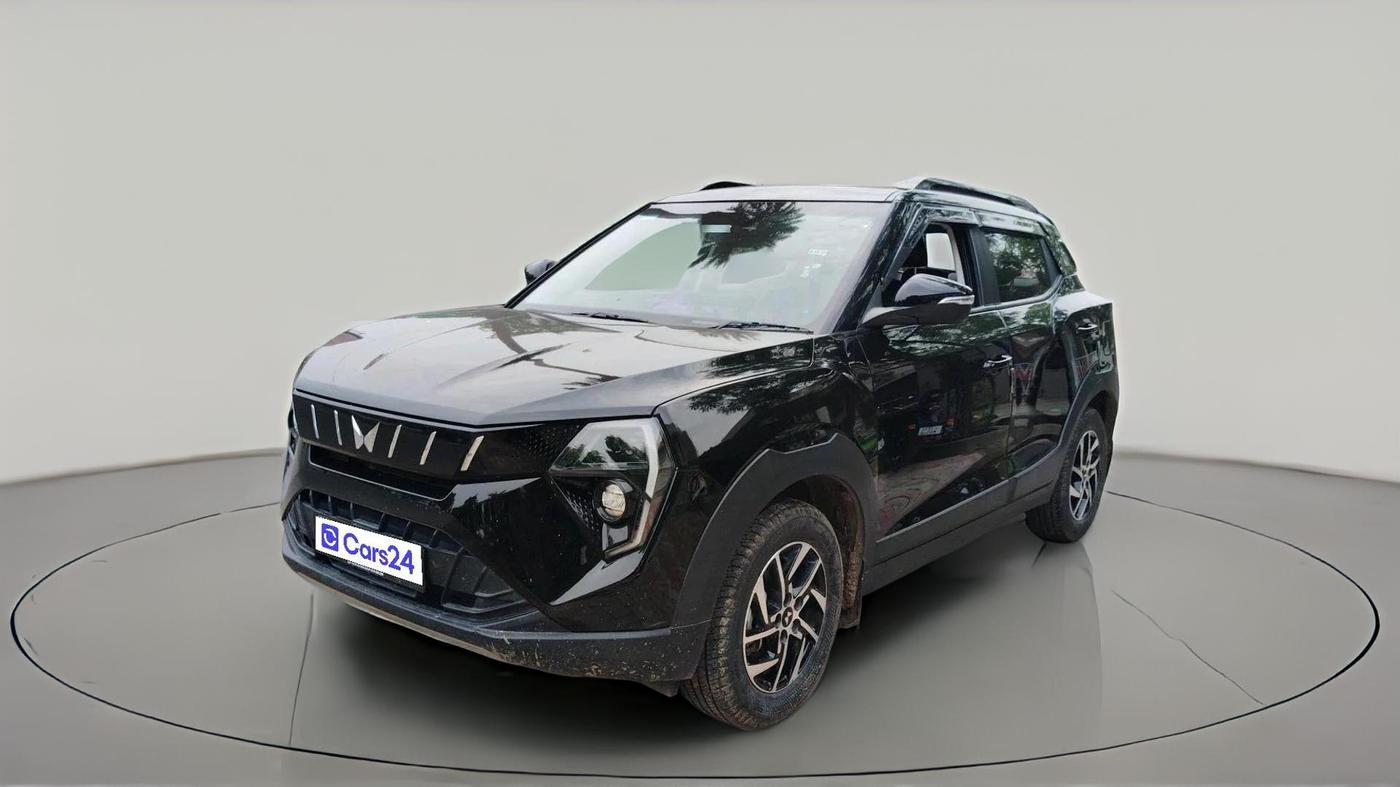 2025 Mahindra XUV 3XO AX5 1.5 Turbo Diesel, Diesel, Manual, 12,275 km, exterior