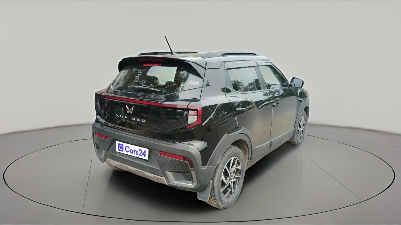 2025 Mahindra XUV 3XO AX5 1.5 Turbo Diesel, Diesel, Manual, 12,275 km, exterior