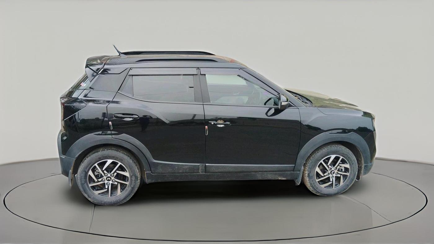 2025 Mahindra XUV 3XO AX5 1.5 Turbo Diesel, Diesel, Manual, 12,275 km, exterior