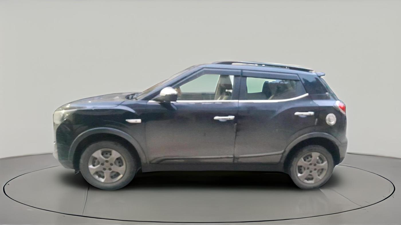 2019 Mahindra XUV300 W6 1.5 DIESEL, Diesel, Manual, 1,16,766 km, exterior