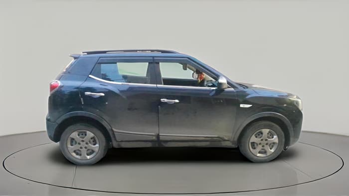 2019 Mahindra XUV300 W6 1.5 DIESEL, Diesel, Manual, 1,16,766 km, exterior