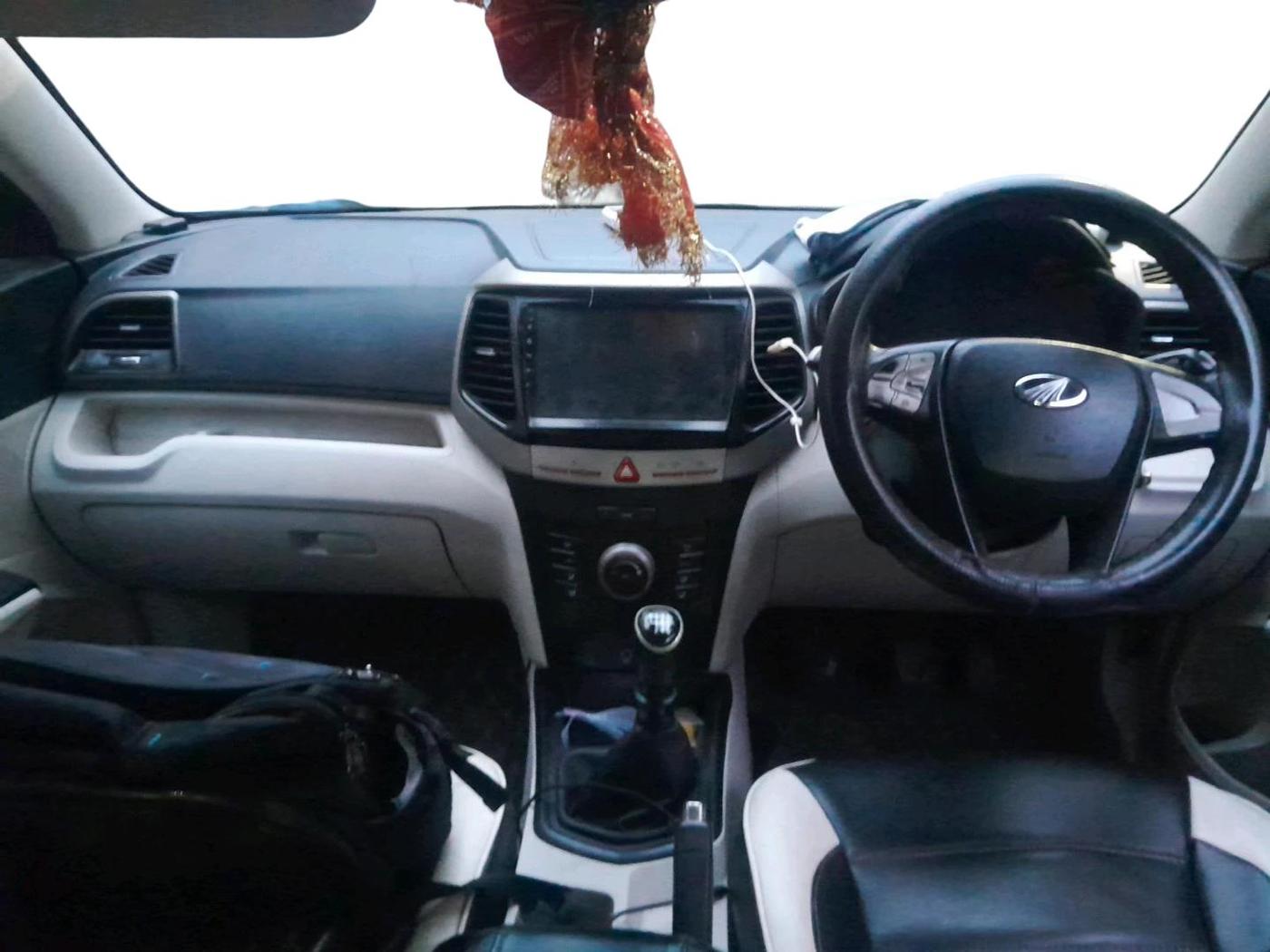 2019 Mahindra XUV300 W6 1.5 DIESEL, Diesel, Manual, 1,16,766 km, interior