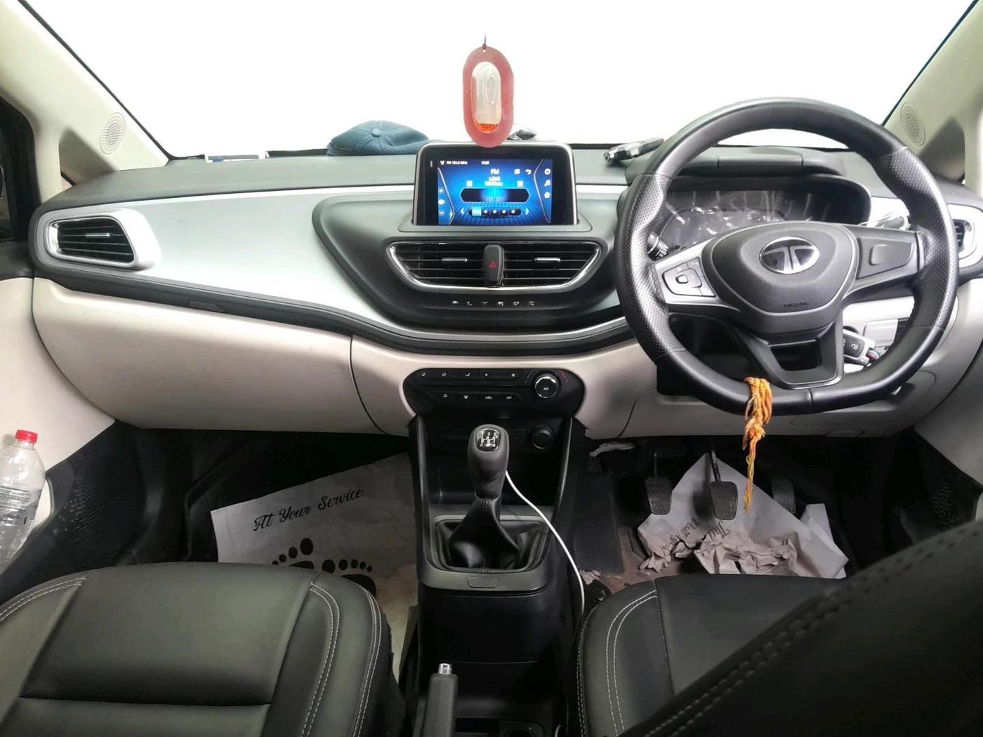 2025 Tata ALTROZ XM PLUS SUNROOF CNG, CNG, Manual, 15,943 km, interior