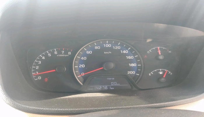 2014 Hyundai Xcent SX 1.2 (O), CNG, Manual, 1,42,761 km, interior