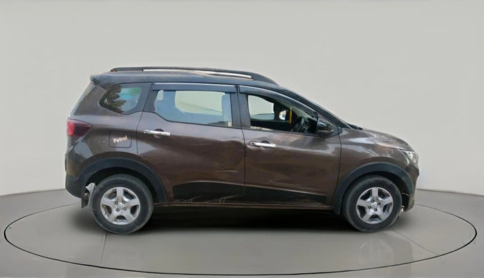 2022 Renault TRIBER RXT, Petrol, Manual, 30,223 km, exterior