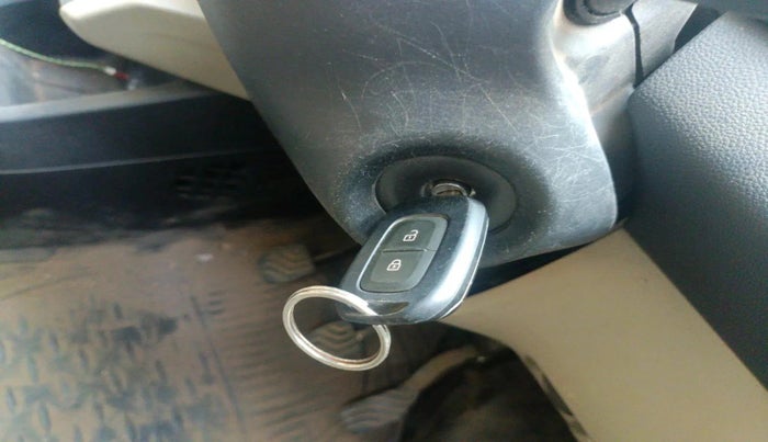 2022 Renault TRIBER RXT, Petrol, Manual, 30,223 km, interior