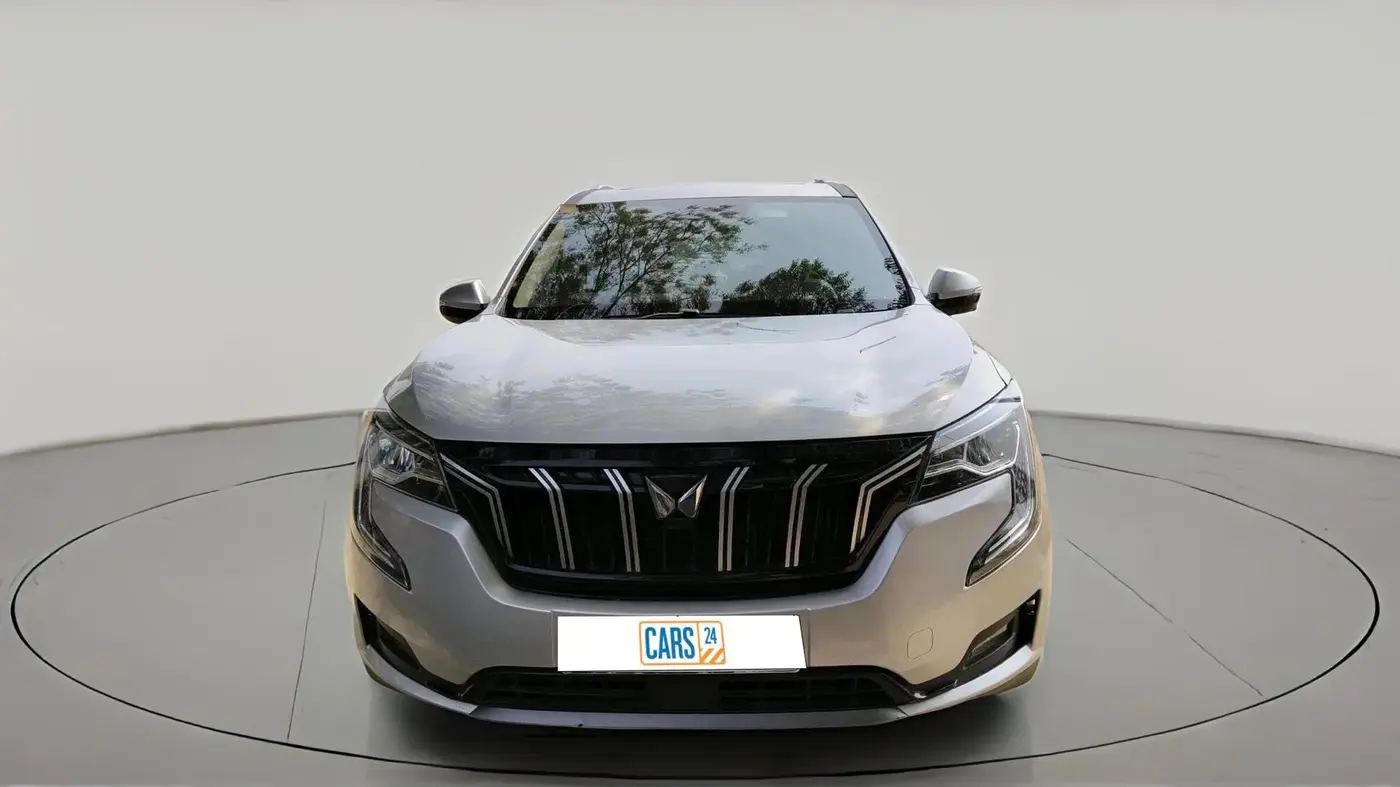 2023 Mahindra XUV700 AX 7 P AT 7 STR, Petrol, Automatic, 25,500 km, exterior