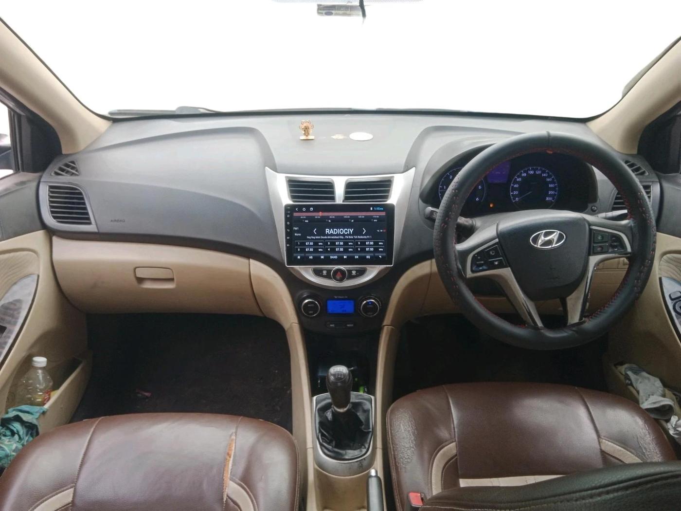 2011 Hyundai Verna FLUIDIC 1.6 CRDI SX, Diesel, Manual, 38,447 km, interior