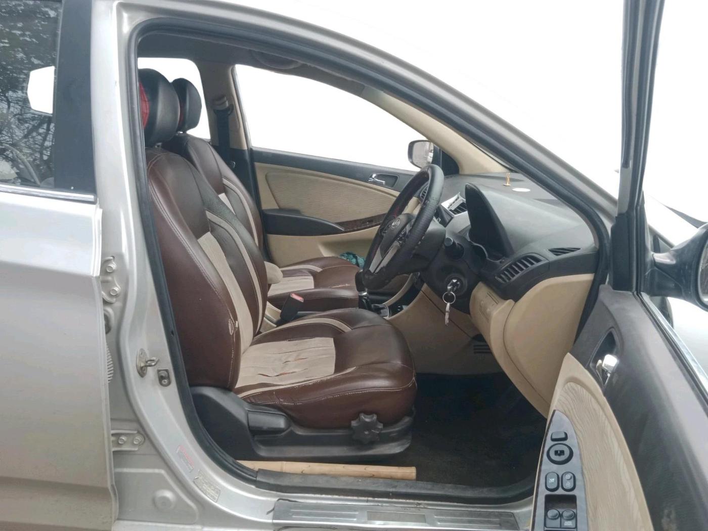 2011 Hyundai Verna FLUIDIC 1.6 CRDI SX, Diesel, Manual, 38,447 km, interior