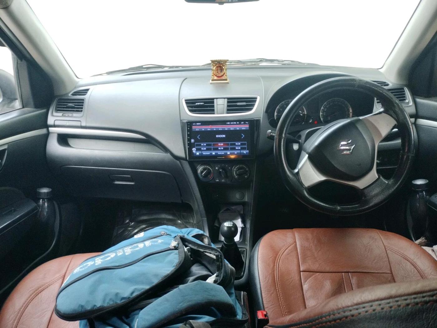 2014 Maruti Swift VXI, CNG, Manual, 1,06,476 km, interior